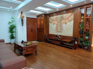 bán gấp căn hộ chung cư d5 trần thái tông 3pn 2wc dt: 126m2 giá 5 tỷ lh: e hoà 