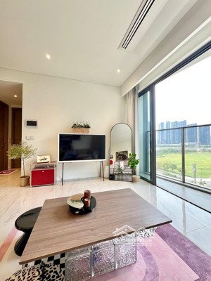 cho thuê 2pn view sông và landmark 81, đầy đủ nội thất the opera metropole