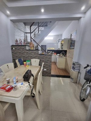 bán nhà phố trung tâm long biên 3 tầng, 60.5m² giá chỉ 11.5 tỷ, lh chính chủ 