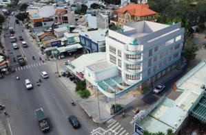 bán tòa nhà góc 2mt nguyễn oanh - bv hoàn mỹ thuê 350tr/th - dt 16x42m - dtsd 1300m2 - giá 85 tỷ