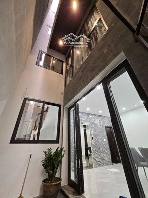 còn lại 1 căn duy nhất cạnh chợ bông đỏ, 5 tầng thang máy, ngõ thông, 35m2, chỉ 6.x tỷ