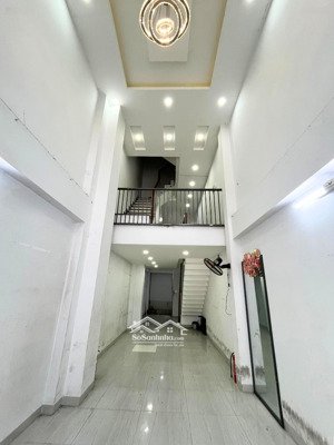 chủ cần bán gấp nhà mặt tiền quận 8 1 trệt - 1 lửng - 3 lầu