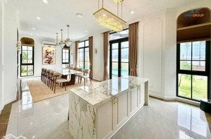 bán biệt thự cạnh sân golf 358m2, xây 4 tầng, bể bơi riêng