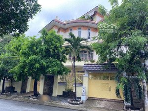 biệt thự căn góc! giảm giá sâu, đường bình lợi, p13, dt 18x18m, 4 tầng, 35.5 tỷ (tl)