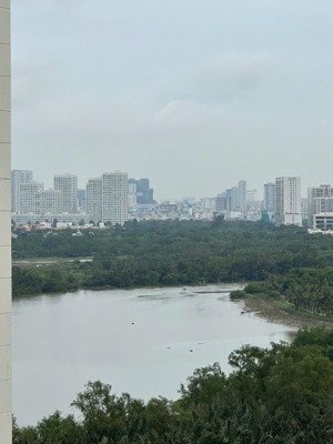 hàng hiếm! còn căn duy nhất, tầng cao, thoáng mát. nhà mới sơn sửa. sẵn sổ hồng. giá chỉ : 2.4 tỷ