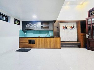 nhà đẹp ba mặt thoáng-cực gần ô tô-phố kim ngưu q.hbt 32m2-5 tầng- mt 5.1m-7.35 tỷ còn thương lượng