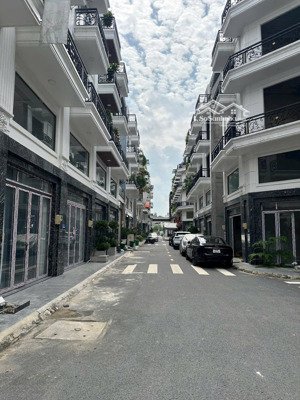 bán nhà phố thạnh xuân 35 q.12 gần sát gò vấp giá rẻ