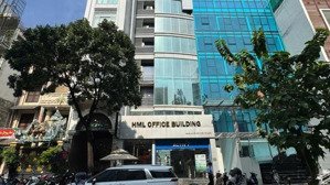 bán nhà mặt phố giảng võ, dt 150m2 x 3 tầng, mặt tiền 7.5m, giá 70 tỷ.