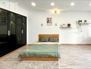 q7 5.7x20.4m mt đường số 79 dòng tiền 100tr/th 5 tầng có thang máy khu sầm uất cực hiếm 25.99 tỷ