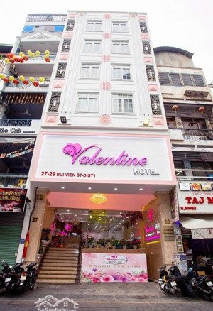 tòa chdv ngay chợ bến thành - q1 - 8 x 18m - thuê: 130tr/th - 5 tầng giá 27 tỷ