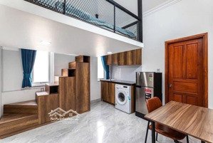 cho thuê phòng đầy đủ nội thất - mới xây - ban công ngay nguyễn văn khối - cv làng hoa - đh vlu