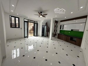 nhà sơn đồng diện tích 40m, 4 tầng, 4 ngủ, nội thất cơ bản, cách đường vành đai 4 chỉ 100m, g