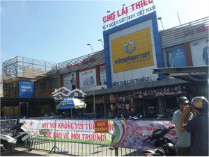 chủ cần tiền bán miếng đất đẹp, diện tích 148,4m2 (ngang 8m), sổ riêng, đường xe hơi, giá rẻ 4,35ty