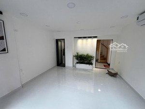 nhà đẹp 3 tầng hẻm xe hơi thẳng thích quảng đức chỉ 9,1 tỷ