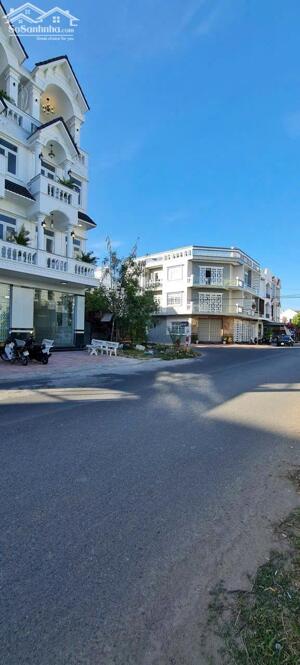 nhà bán 1 trệt 3 lầu mặt tiền đường trần minh sơn, khu đại học y được cần thơ