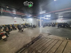 bán tòa nhà văn phòng 8tầng 290m2, mt 16m - gần mặt phố vip lạc long quân tt quận tây hồ