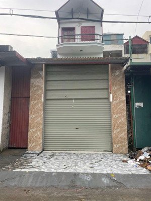 cho thuê nhà riêng giải phóng-tầng 1 là 80 m2, xd 55x3 tầng, 4 ngủ, 3wc, điều hòa, giường tủ,...