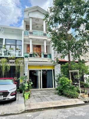 nhà bán 1 trệt 2 lầu khu dân cư hồng phát, hướng đông nam, giá bán 6,5 tỷ