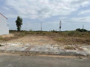 bán đất mặt tiền đ.võ văn kiệt, p.2, tp.sóc trăng, giá 640triệu/120m2 thổ cư, ngay quân khu 9. shr