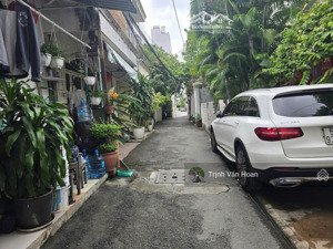 đất hẻm xe hơi thảo điền - 406m2 - 100 tr/m2 - 41 tỷ 