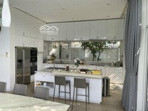 cho thuê biệt thự kdc phú xuân, có hồ bơi, full nội thất, 40 triệu, lh. 