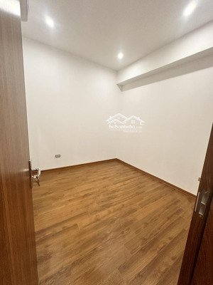 bán gấp căn hộ chung cư 17t nguyễn thị định 2pn 2wc dt : 68m2 giá 4.5 tỷ lh : e hoà 