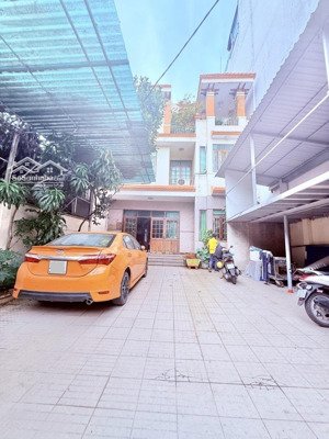 bán gấp nhà trần hưng đạo, quận 5 - xây dựng 208m2 (9 x 23m) - hẻm xe hơi vô nhà - gần mặt tiền