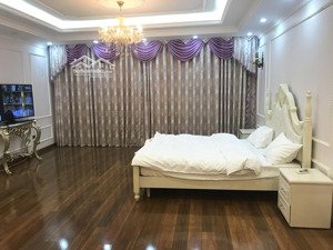 cho thuê nhà phùng chí kiên - cầu giấy dt 136m x 4 tầng, đủ đồ, ôtô vào nhà giá thuê 23tr/th