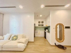 gia đình cần bán gấp căn hộ 2pn florence mỹ đình 83m2 ban công đb tầng trung thoáng mát, giá rất rẻ