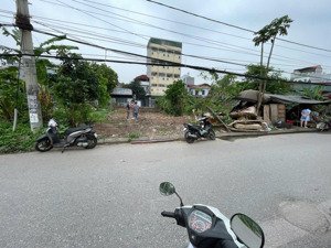 bán lô 198,7m2 mặt ngõ 541 bát khối. cả 2 mặt đường đều ô tô tránh vỉa hè kinh doanh tốt