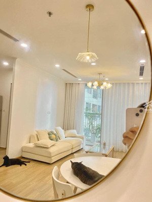 cần bán rất gấp căn hộ d''capitale trần duy hưng 3pn 110m2 ban công đn view hồ thoáng mát giá rất rẻ