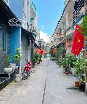 mt hẻm xe hơi huỳnh tấn phát q7
kế phú mỹ hưng 70 m2 - 3 tầng kinh doanh buôn bán