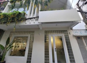 cho thuê nhà ngang 6m -mặt tiền số dd33 bạch mã quận 10