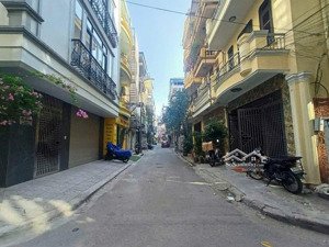 bán gấp nhà phố láng hạ 1 nhà ra phố 44m 6 tầng thang máy giá chào hơn 10 tỷ- ngõ thông- nhà đẹp