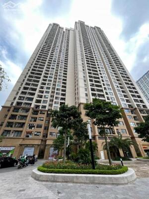 Cần bán căn STUDIO - VINHOMES D''CAPITALE, giá 3.x tỷ