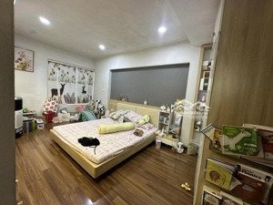 siêu phẩm lô góc thang máy - 40m - ngõ thông - kinh doanh - oto đỗ cửa - chỉ nhỉnh 7 tỷ