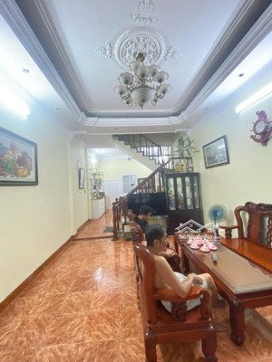 bán nhà phố hào nam đống đa ô tô đỗ cổng 50m ra ô tô tránh 110m 13,8 tỷ