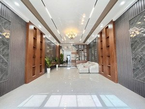 ngang hiếm 5m nơ trang long , 70m2,xe hơi ngủ trong nhà chỉ 8.2 tỷ . nhà mới cứng rất hiếm khu vip