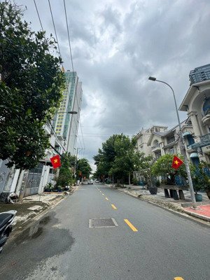 siêu hiếm. mặt tiền kế trần ngọc diện, cụm thảo điền. dt(9x26m). gpxd: hầm 6 tầng. chỉ 55 tỷ