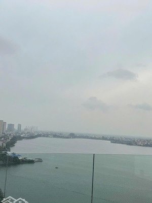 bán penthouse watermark lạc long quân 311m2 view trọn hồ tây. lh: 