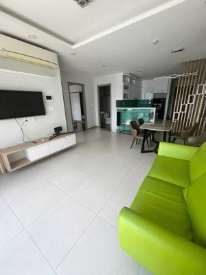 chủ nhà bán căn hộ gold view 2pn 2wc 82m2 full nội thất, lầu cao, view thoáng.giá:6,x tỷ bao hết.