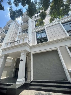 cho thuê nhà mặt phố tại vinhomes grand park, 25 triệu, 186m2, đẹp, nhiều tiện ích, q9, hcm