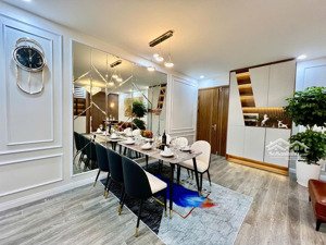 chính chủ bán căn hộ 17t6 diện tích 120m2 thiết kế 3 pn full nội thất giá 9 tỷ