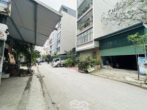 hàng xóm kđt galaxy vạn phúc 55m2, 5tầng,mt5m .giá 11tỷ