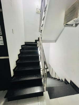 bán nhà 6 tầng cũ - có thang máy - 168m2 - 51phòng - 170tr/th - hẻm xe tải . quận tân phú