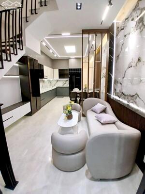 Bán nhà mặt phố Tôn Đức Thắng 15m2 nhà đẹp vỉa hè rộng kinh doanh tốt 8.3 tỷ