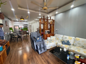 bán gấp căn hộ 134m2, 3pn, 2wc full đồ đẹp,căn góc,có slot ôtô tại c6 mỹ đình giá 8 tỷ 