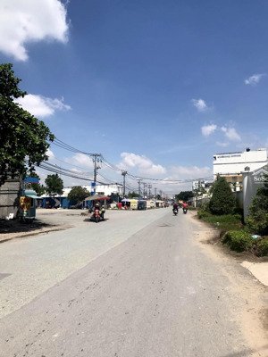 đầu tư chỉ hơn 40tr/m2, nhận liền tay mtkd 230m2, đường 6m ngay đường lò lu, trường thạnh, q9