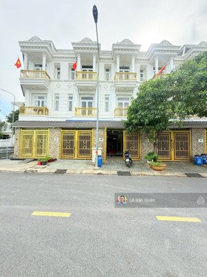 bán nhà phố hoàng hùng võ thị sáu đông hòa dĩ an