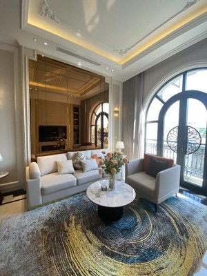 hồng tiến - long biên 8 tầng gara ô tô thang máy, nhà thiết kế đẳng cấp full nt giá 18. x tỷ có tl